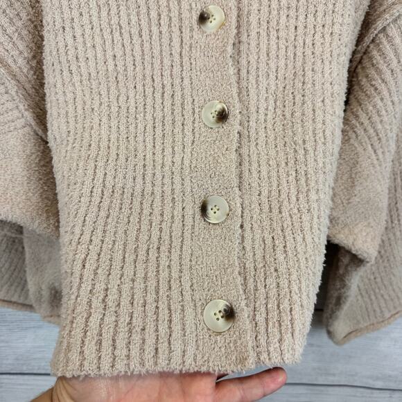 Entro Women's Cream Knit Button Front Oversized Crop Sweater Size Medium - Picture 5 of 7